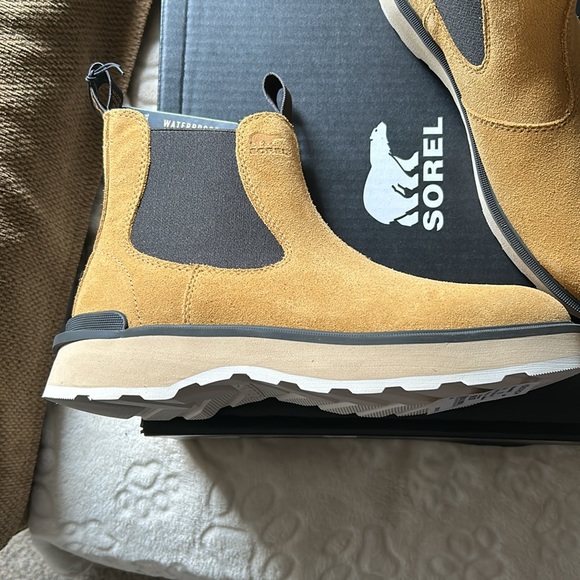 NIB SOREL Hi-Line Chelsea boot - Picture 3 of 7